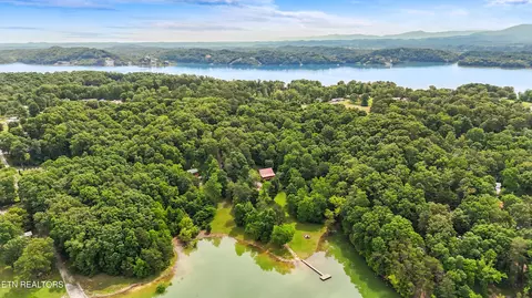 1435 Old Chisholm Tr, Dandridge, TN 37725