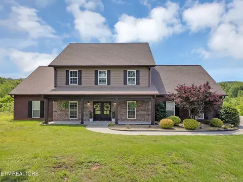 1810 Griffitts Mill Cir, Maryville, TN 37803