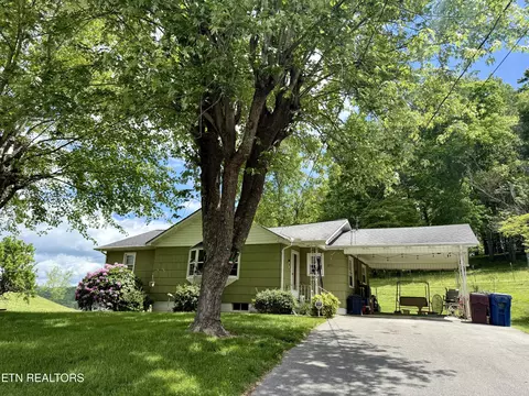 3210 Clouds Rd, New Tazewell, TN 37825