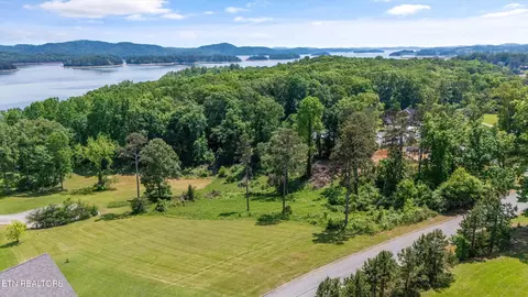 98 Cow Poke Ln, Rutledge, TN 37861