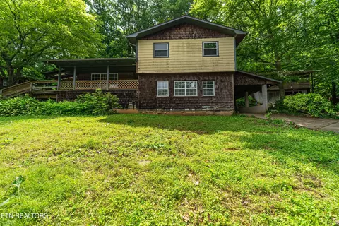 219 Bunch Ln, Clinton, TN 37716