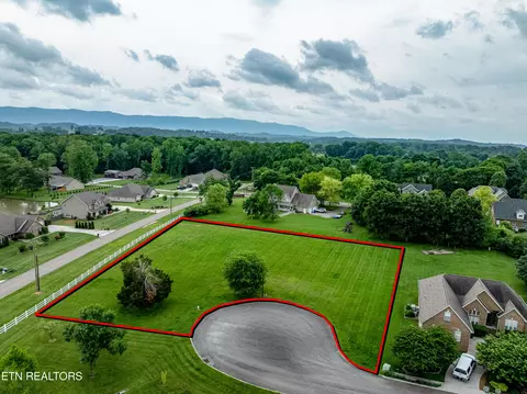 935 Hunters Ridge Dr, Maryville, TN 37803