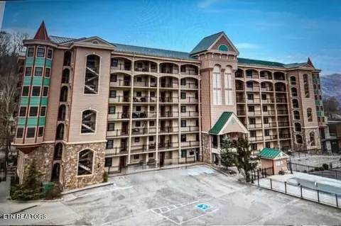 210 Roaring Fork Rd #STE 204, Gatlinburg, TN 37738