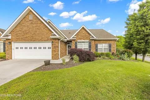 176 River Garden Court Ct, Sevierville, TN 37862
