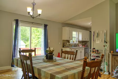 Dining - 634 Robs Rd, Grimsley, TN 38565 photo 1 of 1