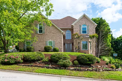 10321 Meadow Ridges Ln, Knoxville, TN 37922