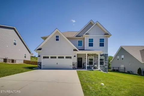 3213 Oakwood Hills Ln, Knoxville, TN 37931