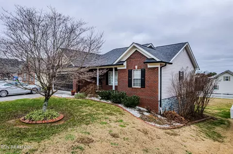 214 Fyke Dr, Athens, TN 37303