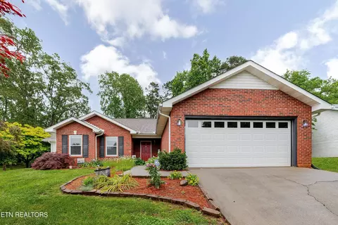 702 Shane Dr, Maryville, TN 37804