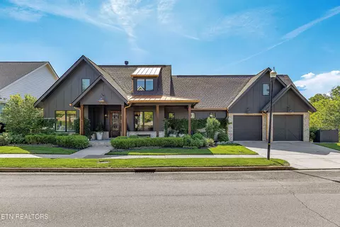 9622 Clingmans Dome Dr, Knoxville, TN 37922