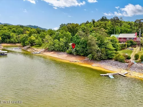 1618 Sequoyah Dr, Mooresburg, TN 37811