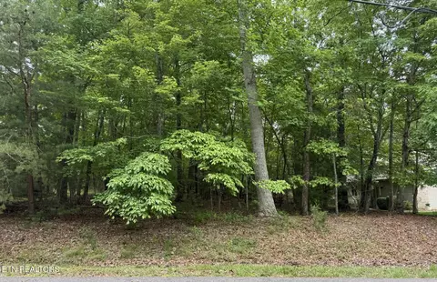 123 Markham Ln, Crossville, TN 38558