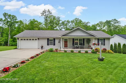 907 Kemah Ln, Crossville, TN 38572