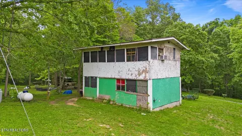 157 Chestnut Cir, La Follette, TN 37766