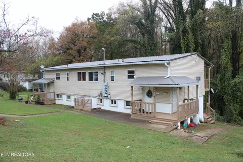 104 Hoyt Ln, Oak Ridge, TN 37830