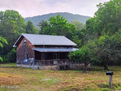 1935 Fairview Rd, Tellico Plains, TN 37385