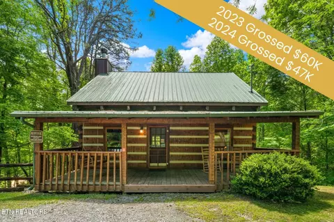 1626 Lake Dr, Gatlinburg, TN 37738