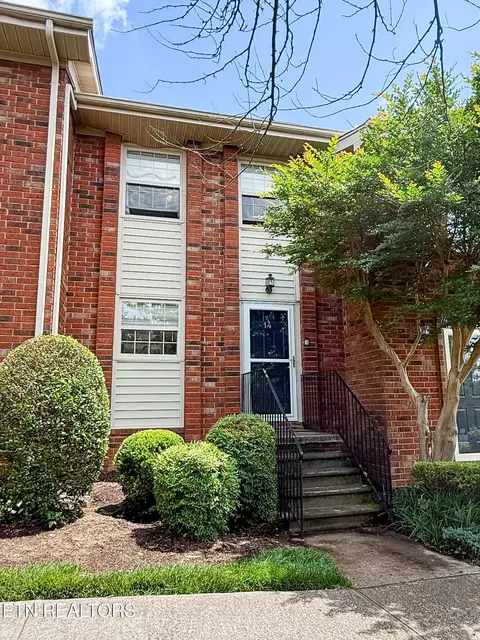 6523 Deane Hill Dr #14, Knoxville, TN 37919