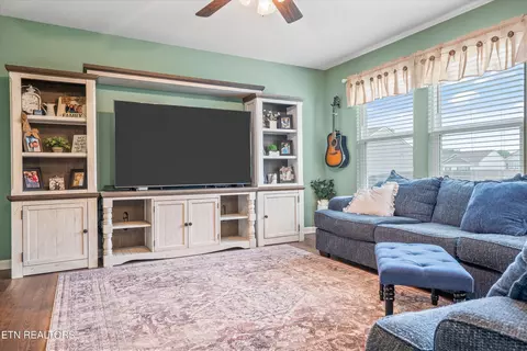 9502 Joy Denise Ln, Heiskell, TN 37754 photo 8