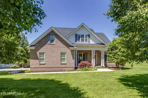 352 Short Bark Ln, Madisonville, TN 37354