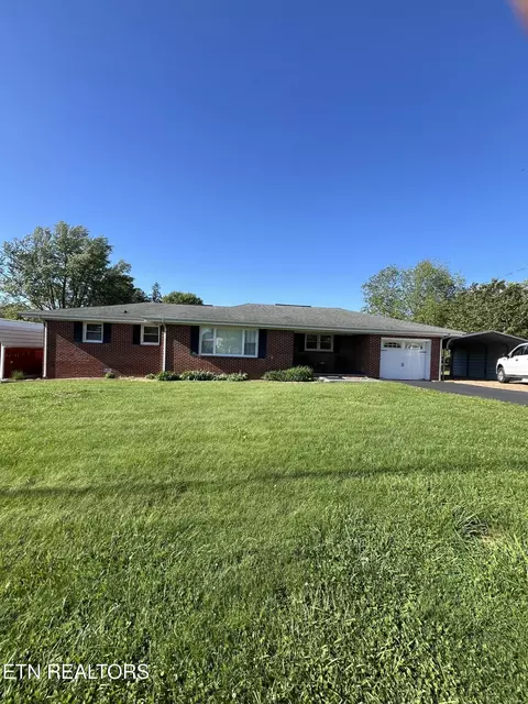 33 Glenwood Cir, Crossville, TN 38555