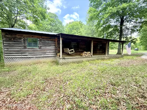801 Christenson Rd, Deer Lodge, TN 37726