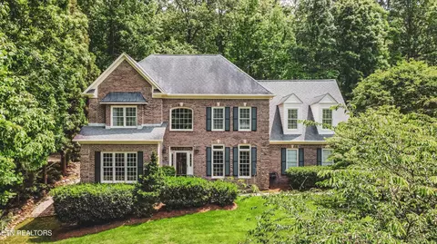 129 Whippoorwill Dr, Oak Ridge, TN 37830