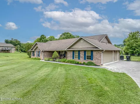 1725 River Mist Ln, Sevierville, TN 37876