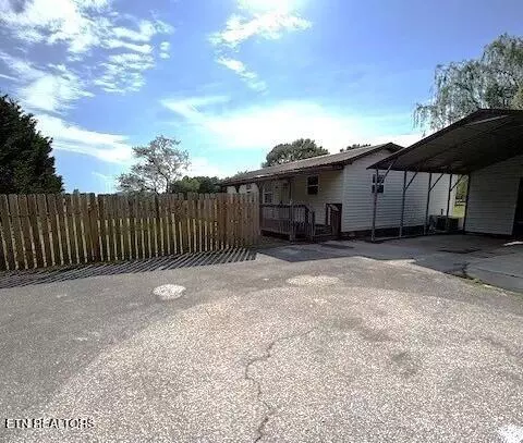 1295 Poplar Creek Rd, Oliver Springs, TN 37840