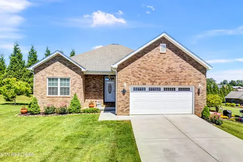 2106 Zion Dr, Sevierville, TN 37862