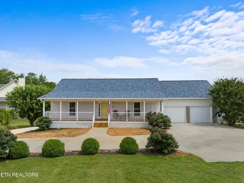 1114 Lake Ridge Dr, Dandridge, TN 37725
