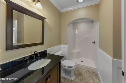 Bath - 4914 Circle Rd, Corryton, TN 37721 photo 1 of 3