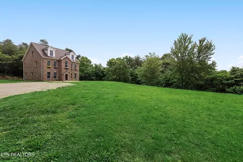 Exterior - 4914 Circle Rd, Corryton, TN 37721 photo 5 of 5