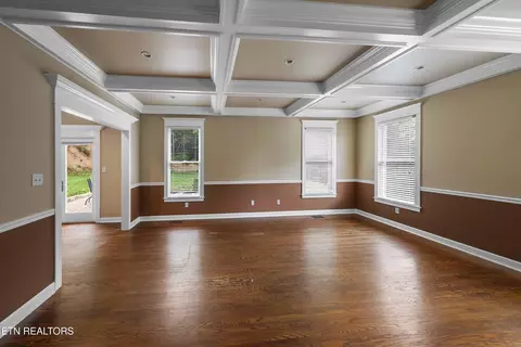 Living - 4914 Circle Rd, Corryton, TN 37721 photo 3 of 3