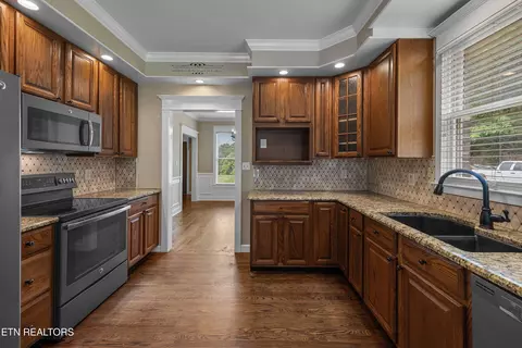 Kitchen - 4914 Circle Rd, Corryton, TN 37721 photo 3 of 3