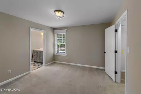 Bedroom - 4914 Circle Rd, Corryton, TN 37721 photo 3 of 7