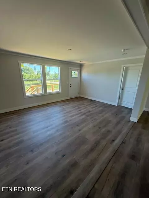 Living - 7922 Harmon Rd, Powell, TN 37849 photo 1 of 2