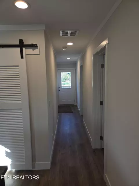 Entry Way - 7922 Harmon Rd, Powell, TN 37849 photo 1 of 1