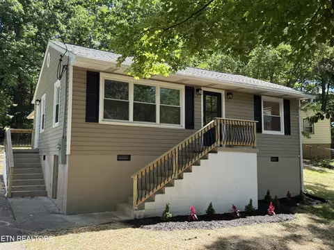 1808 Houstonia Dr, Knoxville, TN 37918
