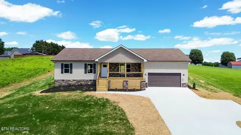 294 Mountain Perkins Ln, Jacksboro, TN 37757