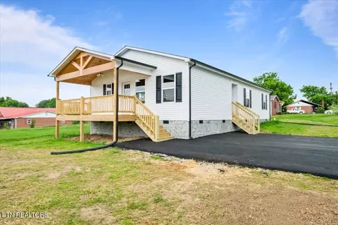708 Elm St, La Follette, TN 37766