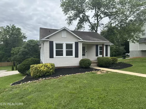 503 S Ruth St, Maryville, TN 37803