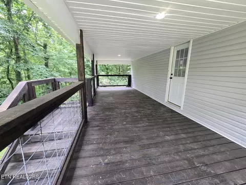 Exterior - 678 Skyline Dr, Oneida, TN 37841 photo 5 of 13
