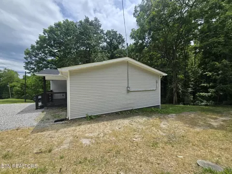 Exterior - 678 Skyline Dr, Oneida, TN 37841 photo 7 of 13
