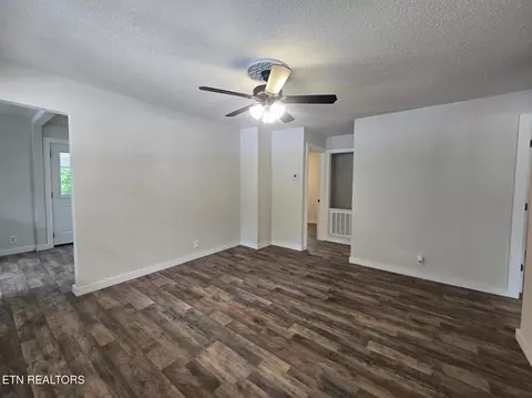 Living - 678 Skyline Dr, Oneida, TN 37841 photo 6 of 6