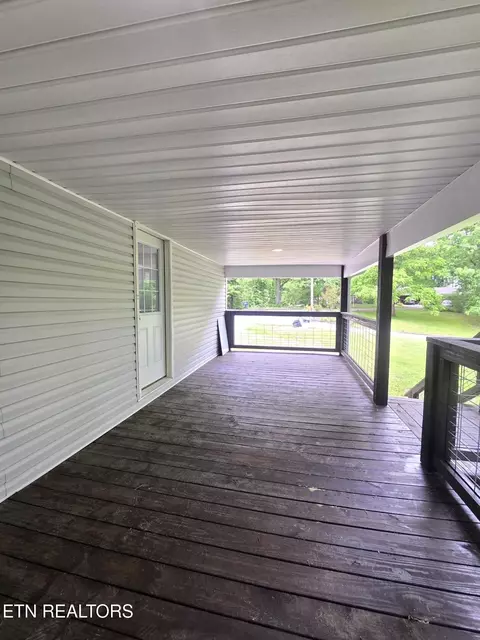 Exterior - 678 Skyline Dr, Oneida, TN 37841 photo 3 of 13