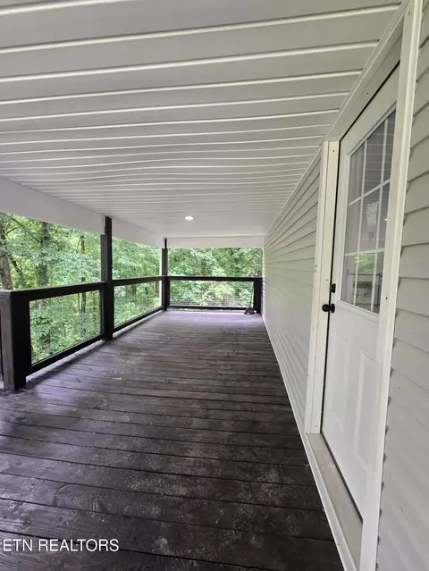 Exterior - 678 Skyline Dr, Oneida, TN 37841 photo 2 of 13