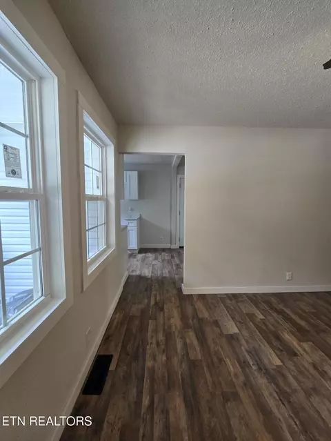 Entry Way - 678 Skyline Dr, Oneida, TN 37841 photo 1 of 2