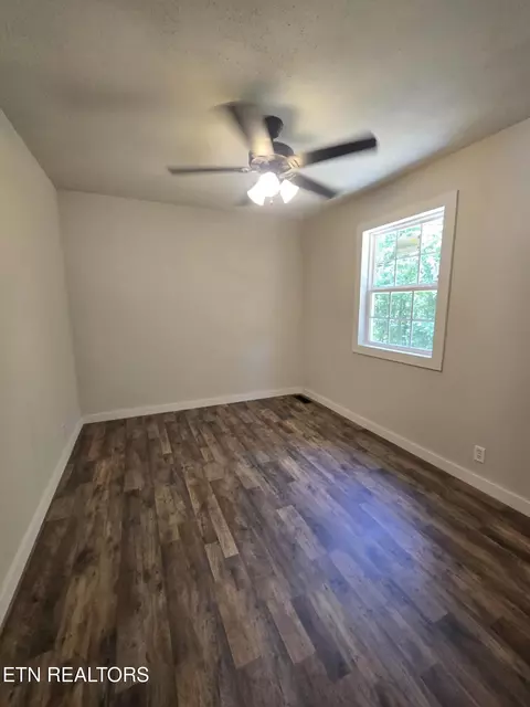 Bedroom - 678 Skyline Dr, Oneida, TN 37841 photo 6 of 7