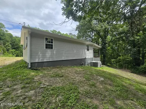 Exterior - 678 Skyline Dr, Oneida, TN 37841 photo 9 of 13